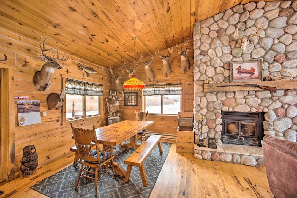 The Lodge in Powersville w/ Game Room & Fire Pit