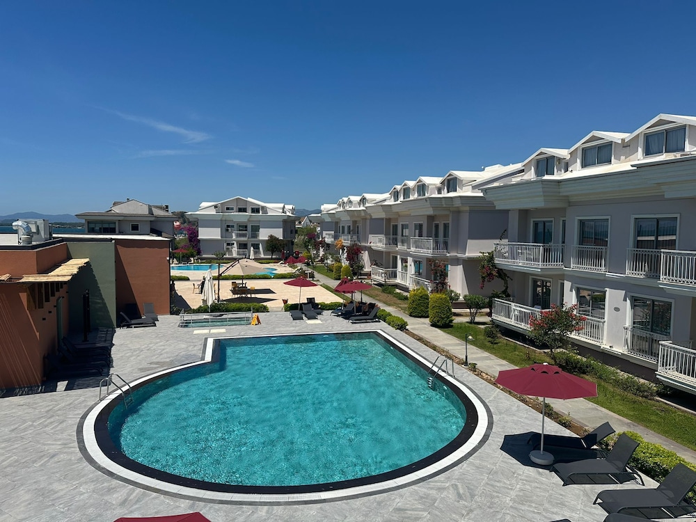 Daphne Residence - Image 26