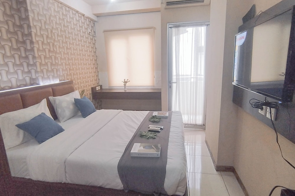 Studio Minimalist And Warm At Pavilion Permata Apartment
