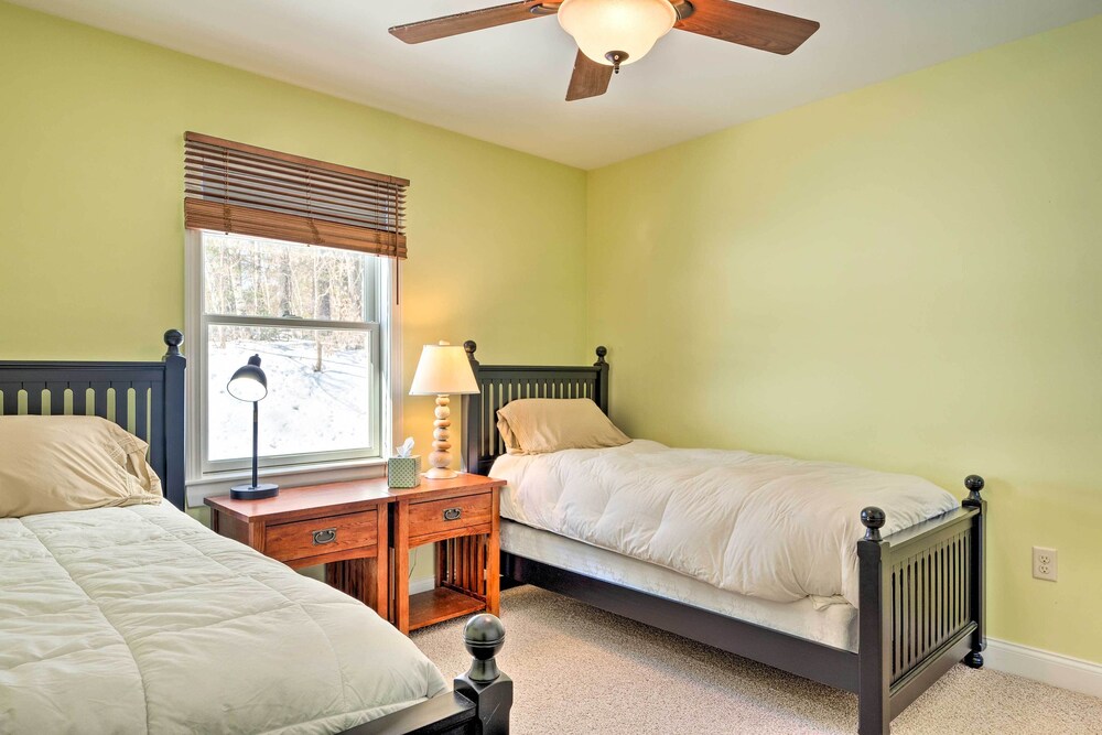 Bethel Townhome: 8 Mi to Sunday River Resort! view 4