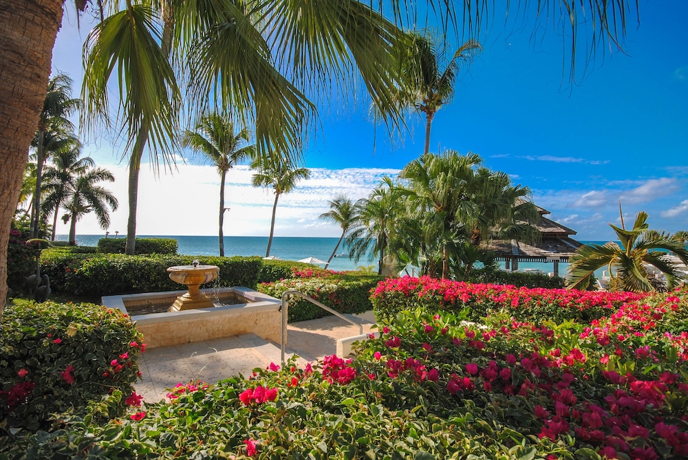 The Cove Suites at Blue Waters Resort and Spa - Property Image 24