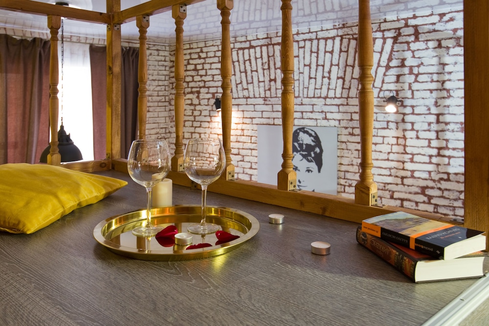 Apartment at the Red Bridge