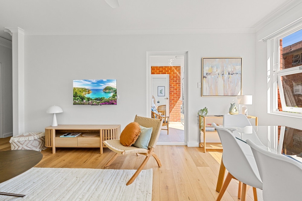 Gorgeous 3-bed Manly Pad, Short Walk to the Beach