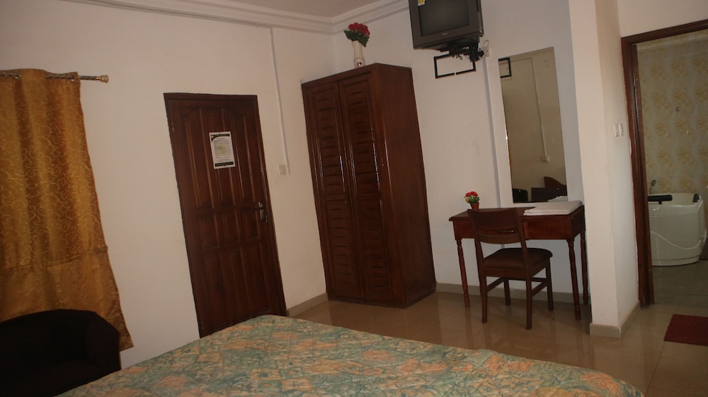 DeeGold Guest Home