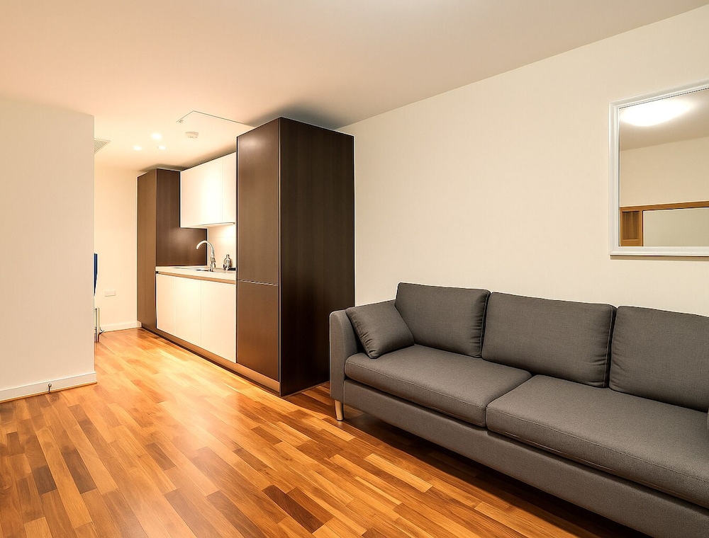 Still Life Moorgate Deluxe