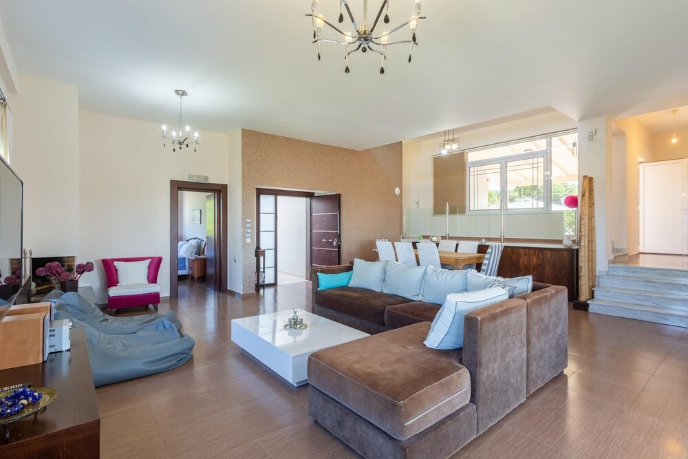 Villa Thetis Large Private Pool Walk to Beach Sea Views A C Wifi Car Not Required Eco-friendl - 2302