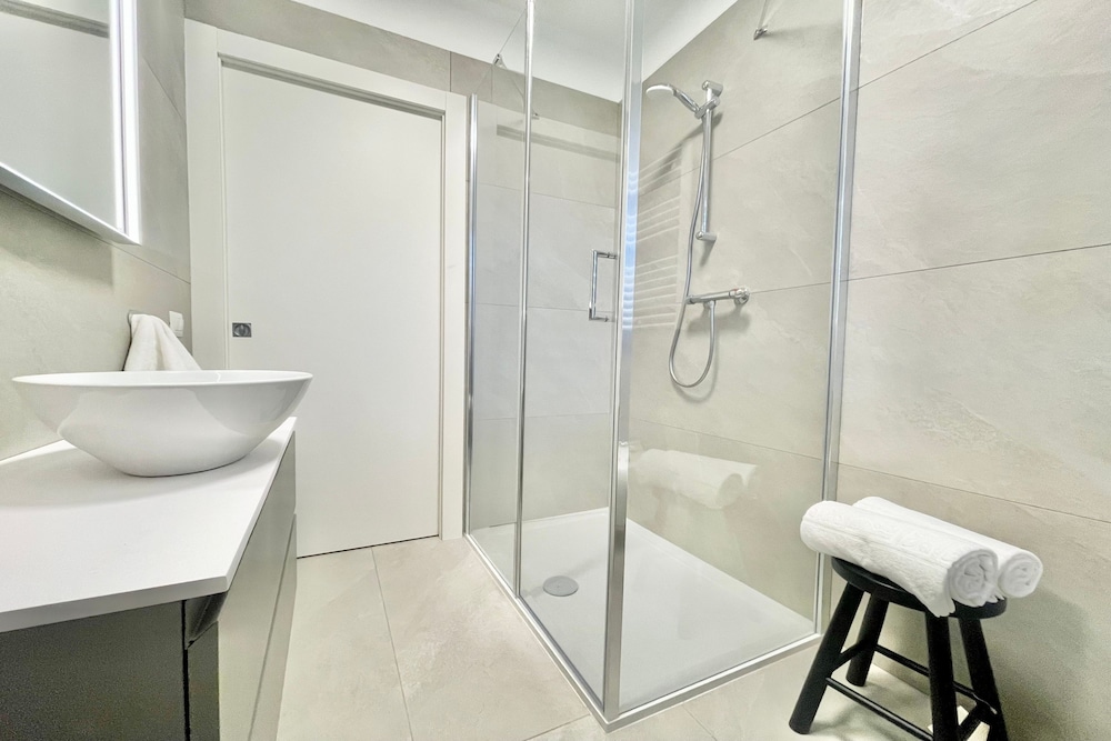 Modern House Apartment 4