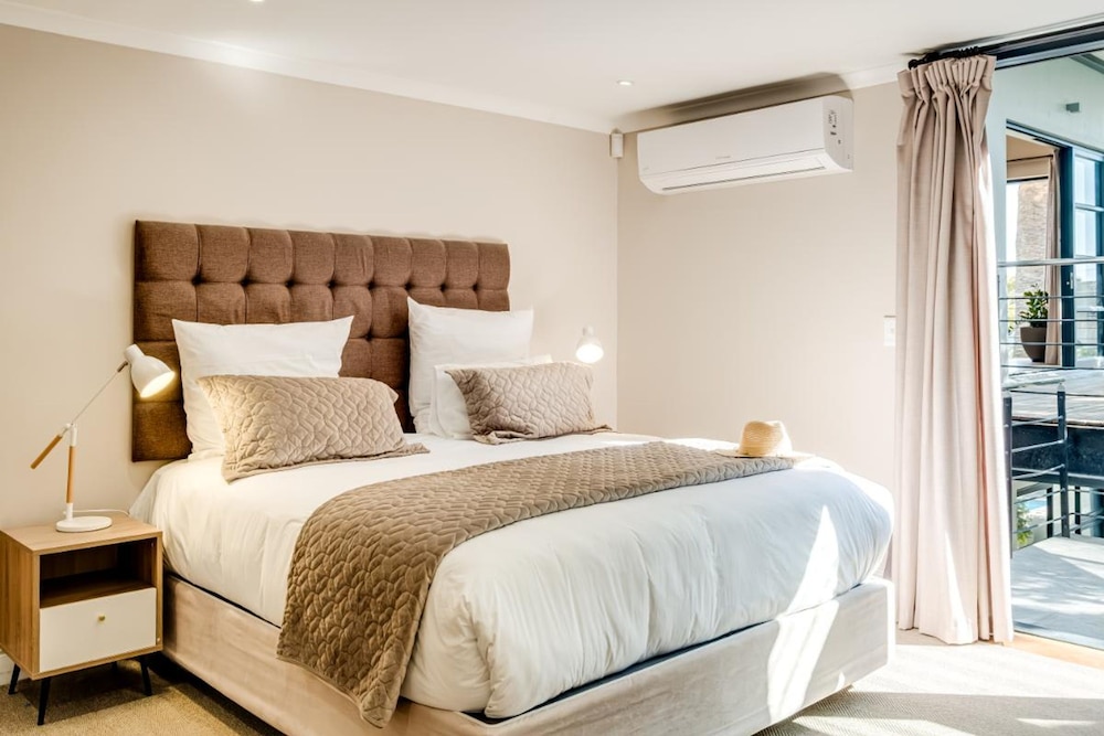 2bed Apt 5min Walk From Camps Bay Central Escape