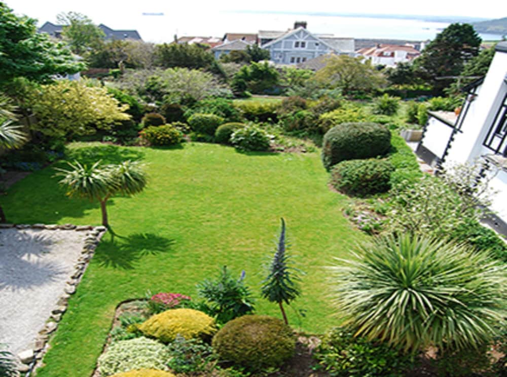 Tudor Court Hotel