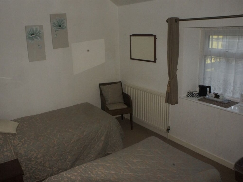 Plas Isa Hotel