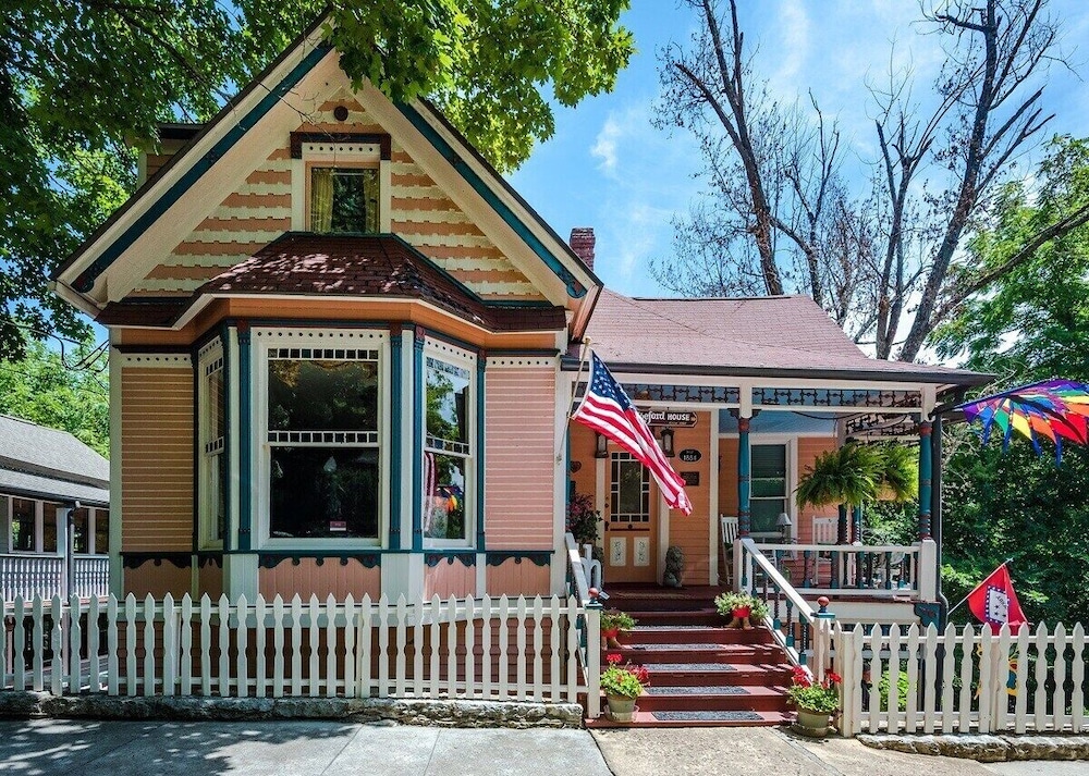 Hotel Bridgeford House Bed and Breakfast - Image 1