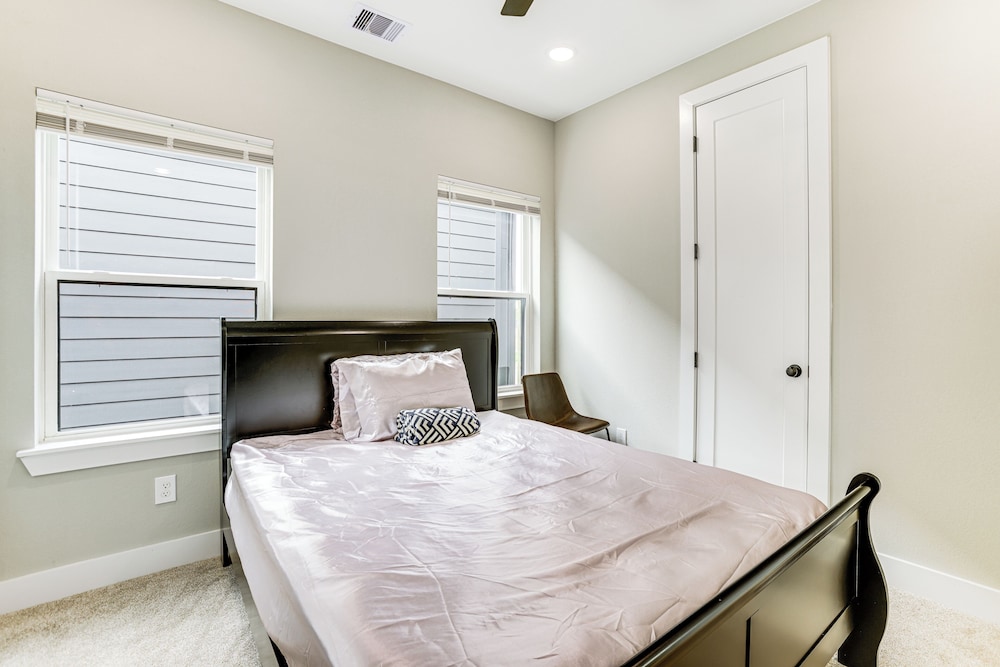 Modern Home w/ Private Yard in Northeast H-town!