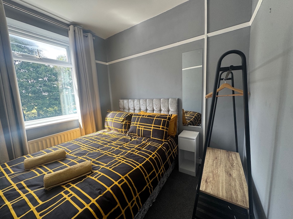 9 Guests - Free Parking - Cozy 3 Bedrooms
