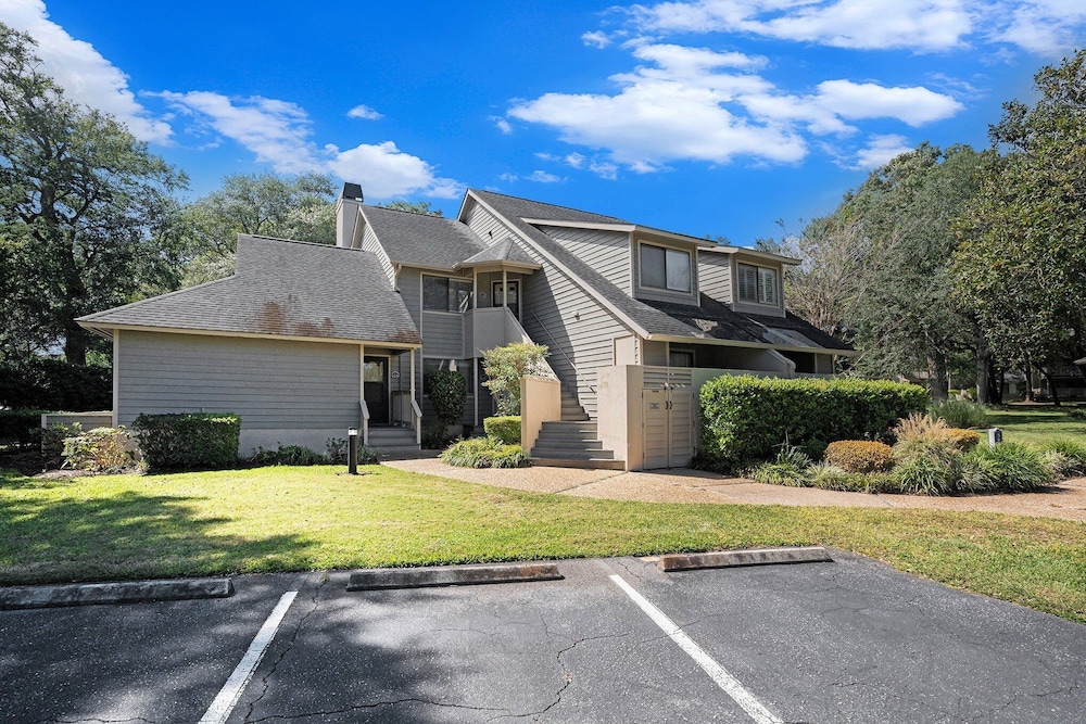 2d West Hyde Park 3 Bedroom Condo