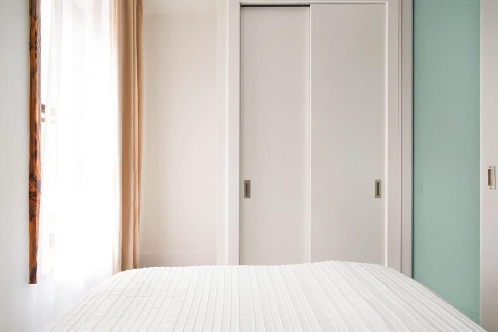 317-2a Sleek Modern 1Br UES W D