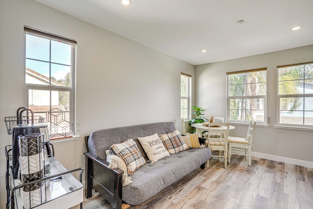 Pool & Hot Tub Access: Brentwood Getaway!