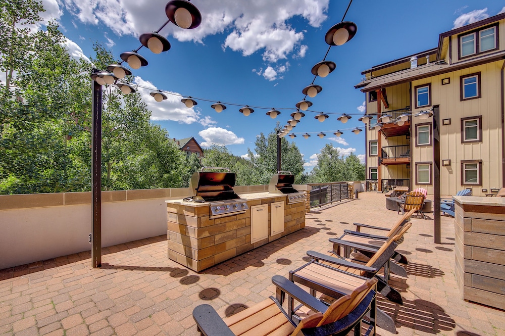 100 Steps to Gondola: Cozy Winter Park Condo!