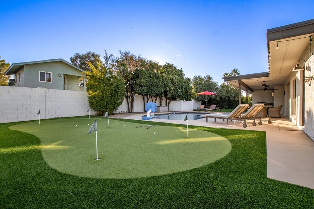 Citrus Grove Heated Pool Putt Grn Gameroom
