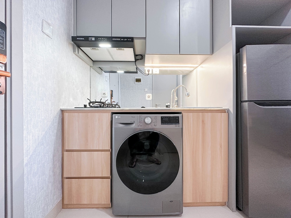Elegant And Compact 1Br At Grand Sungkono Lagoon Apartment