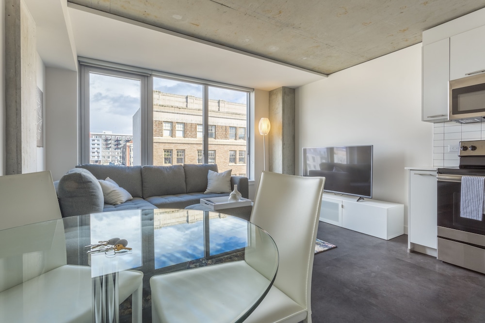 Domicile Suites at Cove