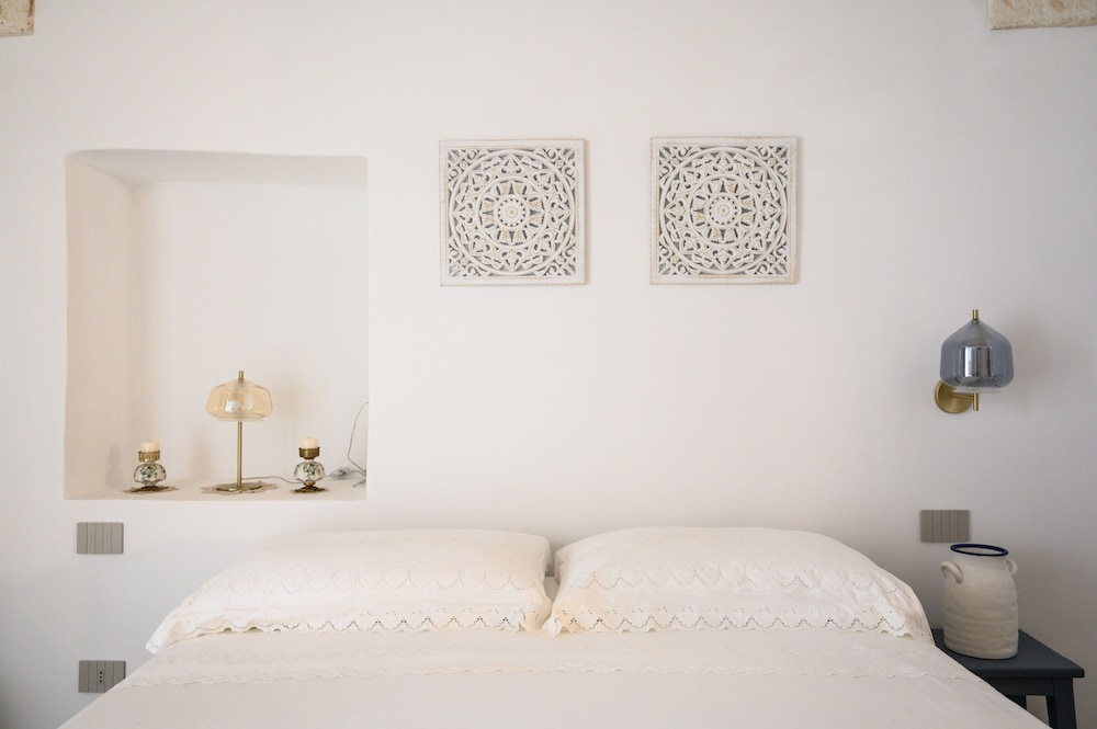 Cementine Traditional Suites