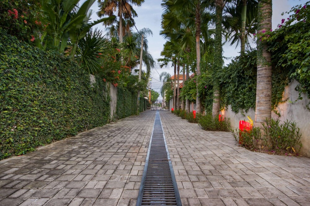 Bali Villa Near the Beach, 2041 view 4