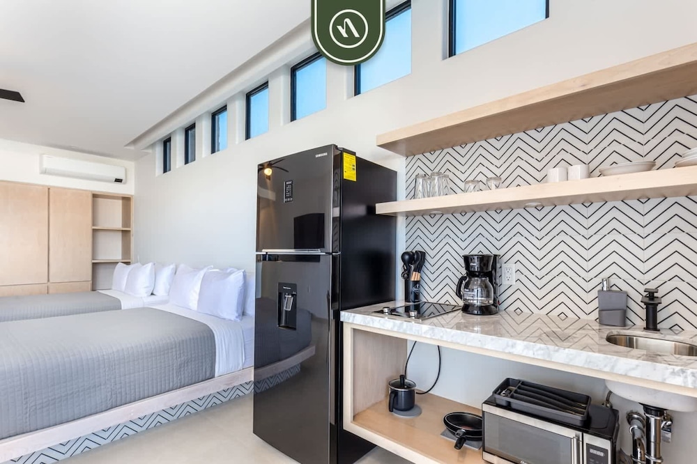 Amazing Studio With Rooftop Pool - 5 min to Marina