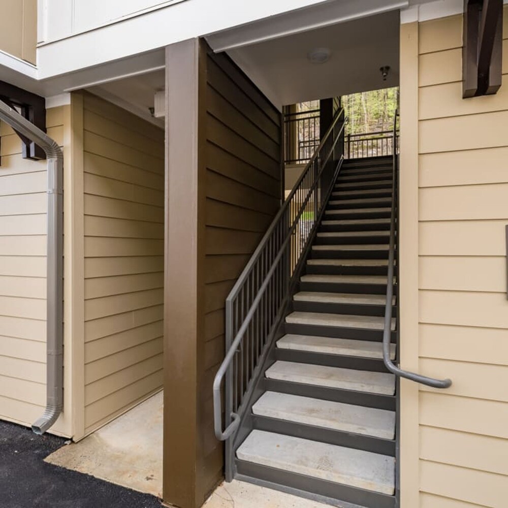 2BR Townhouse w Garage view 4