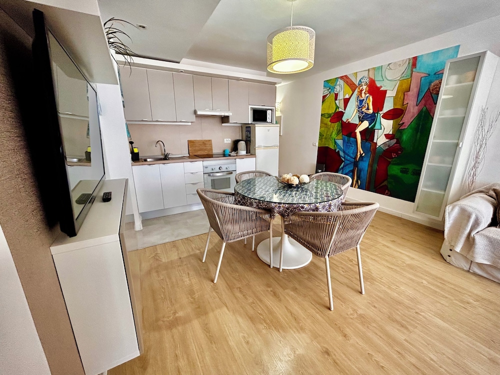 Delicious Los Cristianos,achacay,2bdr & 2bathr Beach Close Wifi Free