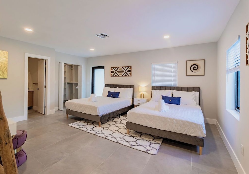 The Glam Homes