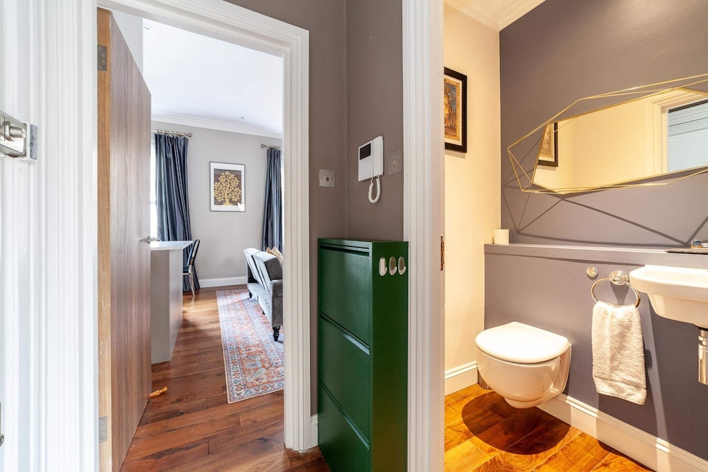 Elegant Chelsea Hideaway