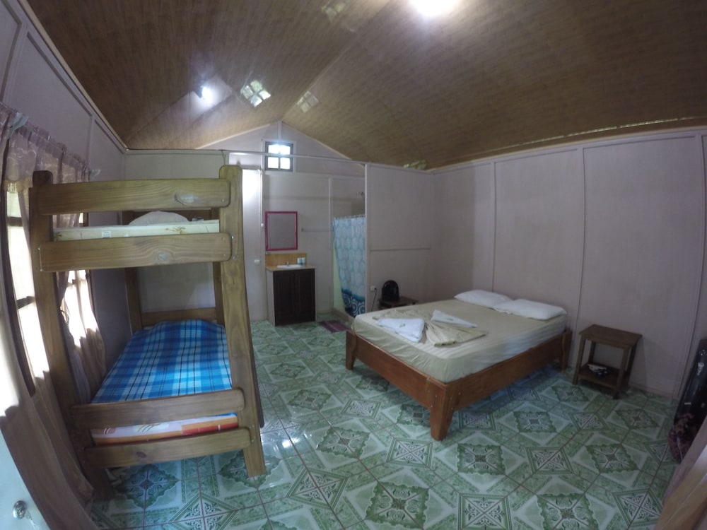 Jonny's cabins drake day view 3