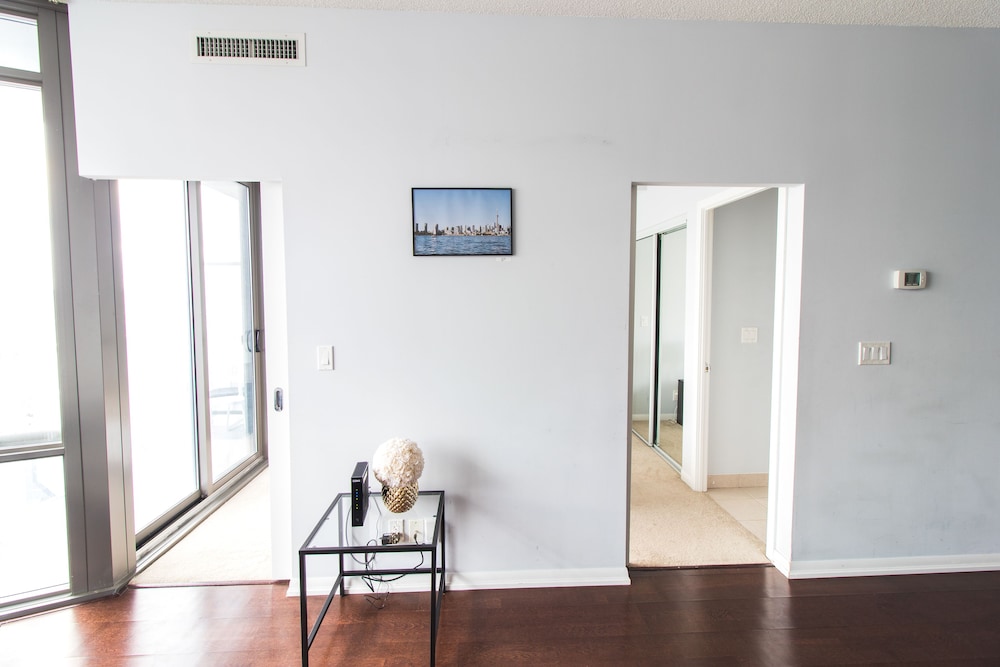 Vacation in Toronto Suites - Image 4