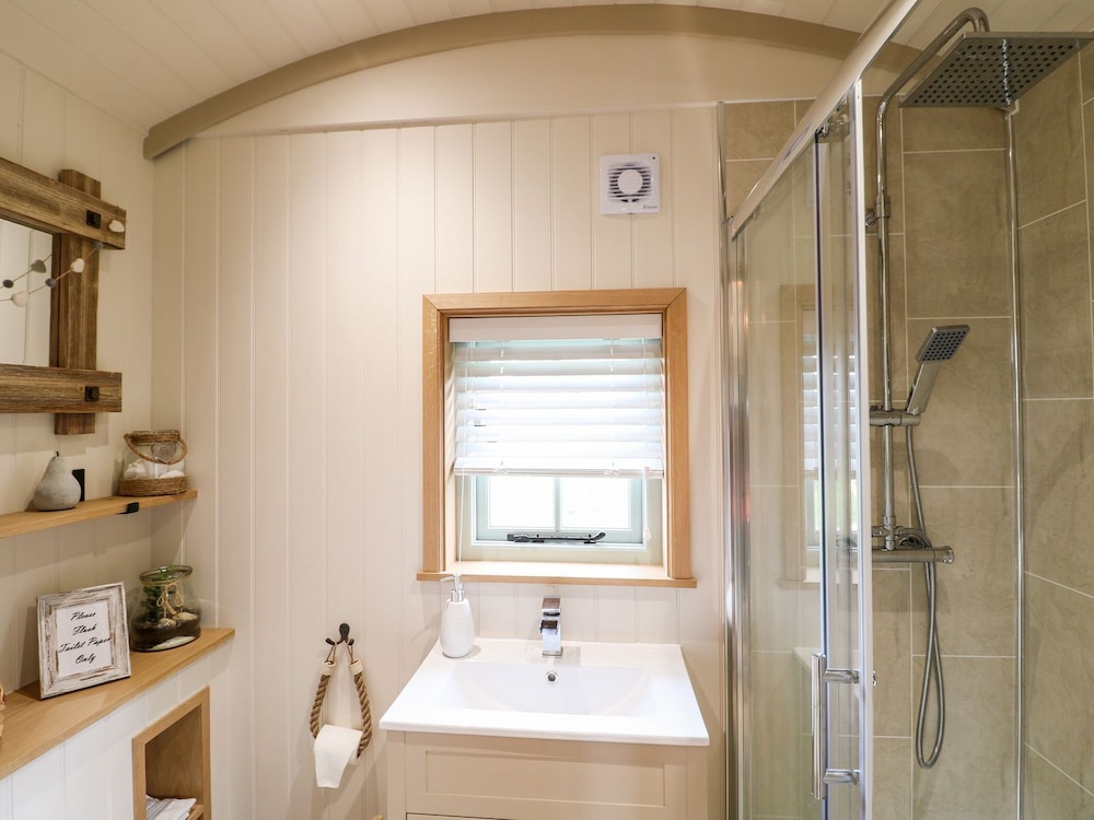 Herbie's Shepherds Hut at Shepherds Lodge