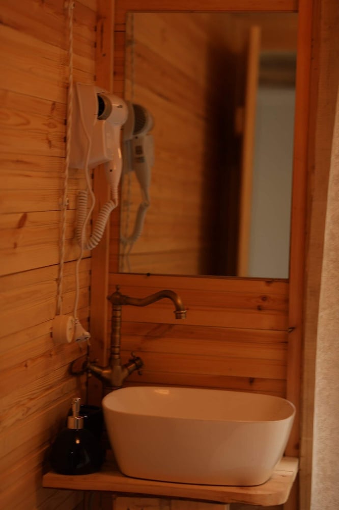 Hill Inn