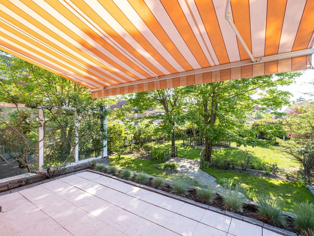 Villa in Koksijde With Sunny Garden
