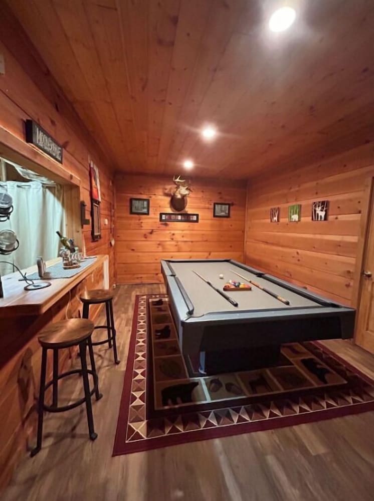 Riverside Retreat 4 Bedroom Cabin