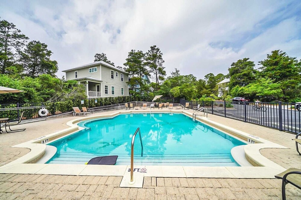 30A Salt Life by Avantstay Golf Cart + Pool Blue Mountain