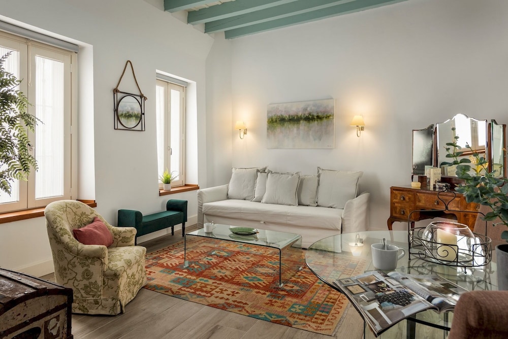 Beatiful & Quiet 1Bd Apartment Near the Cathedral, Padre Marchena III view 3