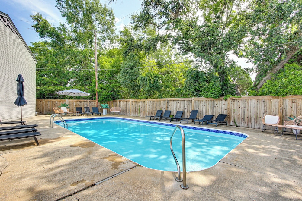 Walk to Ocean Springs Beach: Condo w/ Pool!