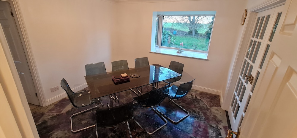 Picturesque Family Hideaway Chipping Ongar Essex