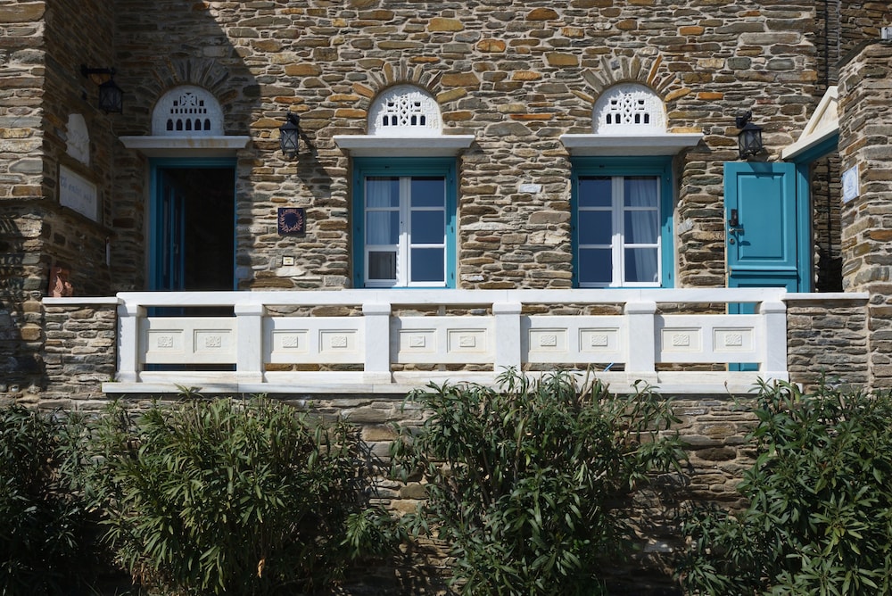 Amalgam Homes Tinos