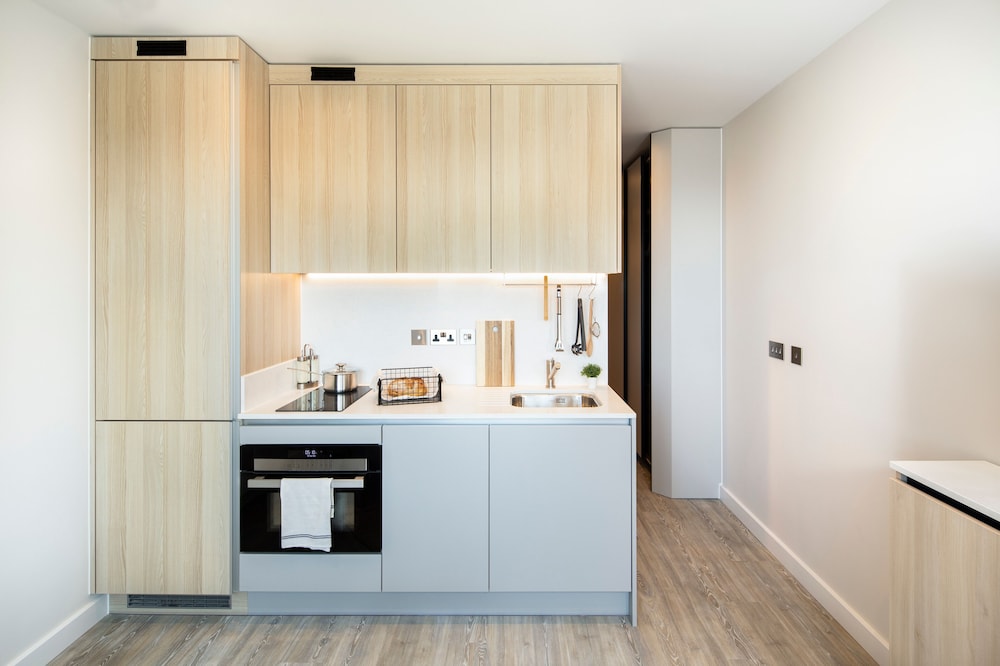 StayCozy at Enclave Croydon