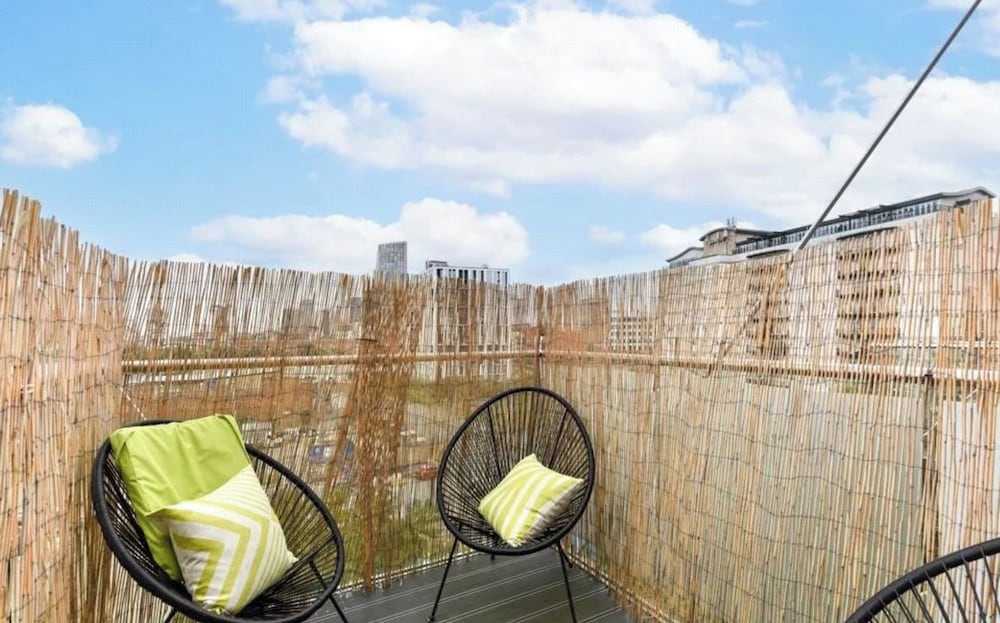 Londonaprt/1bed/balcony/gym/tv/wifi