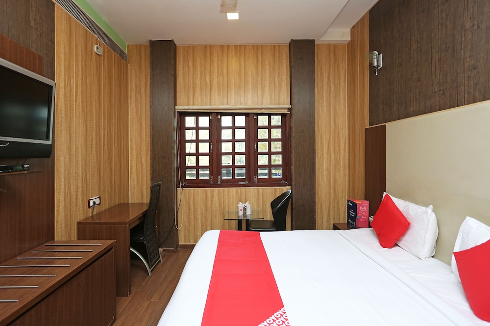 OYO 10690 Florence Hotel