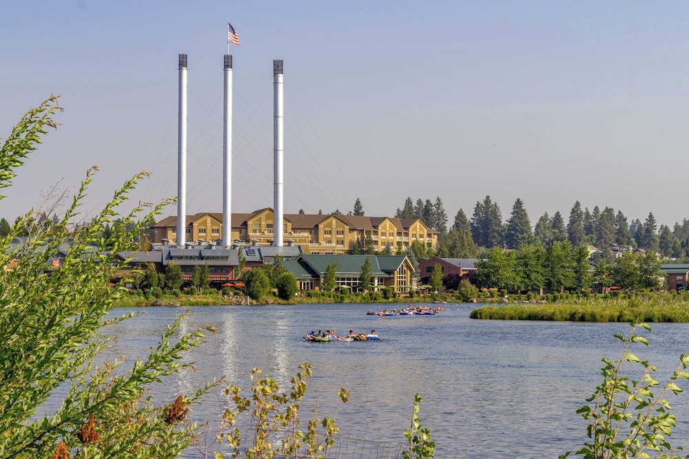 Skyliner Summit Chalet