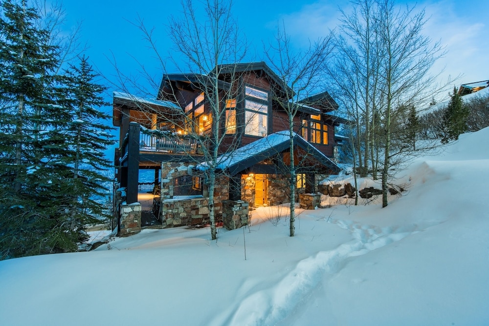 Majestic Ski in Ski Out Estate