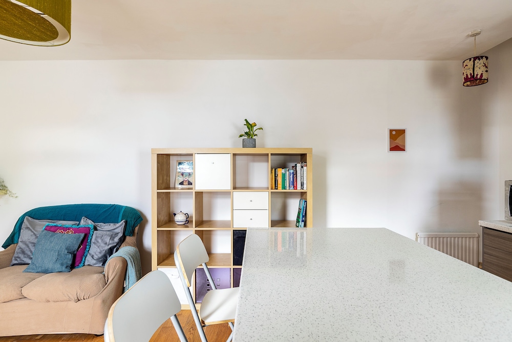 A Tranquil One-bedroom Flat Near Brockwell Park