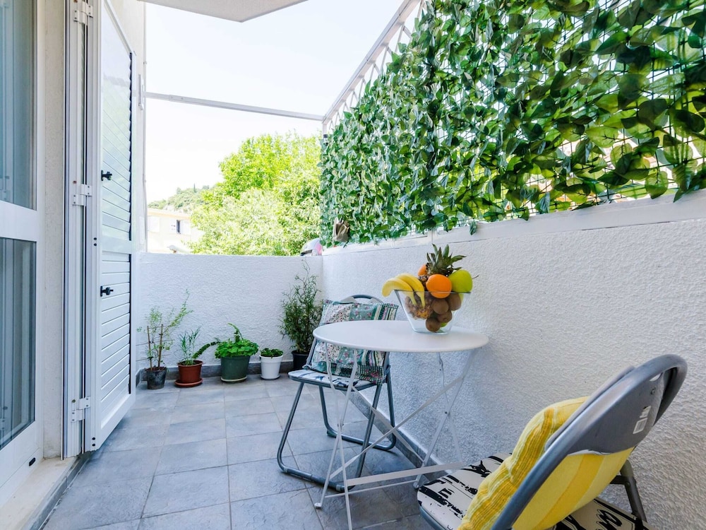 Apartment Antej - One Bedroom Apartment With Terrace and City View