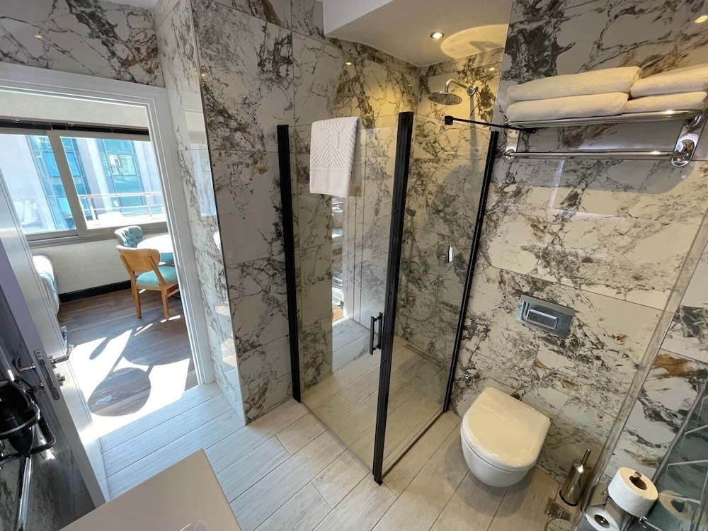 Feri Suites - Image 61